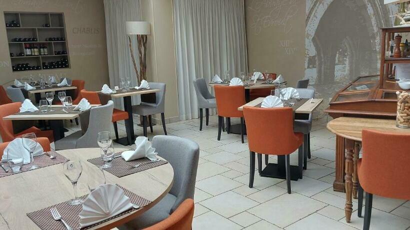 호텔 Logis Hôtel Le Relais De L Abbaye