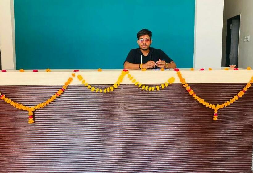 Hotel Oyo 90816 Area 42