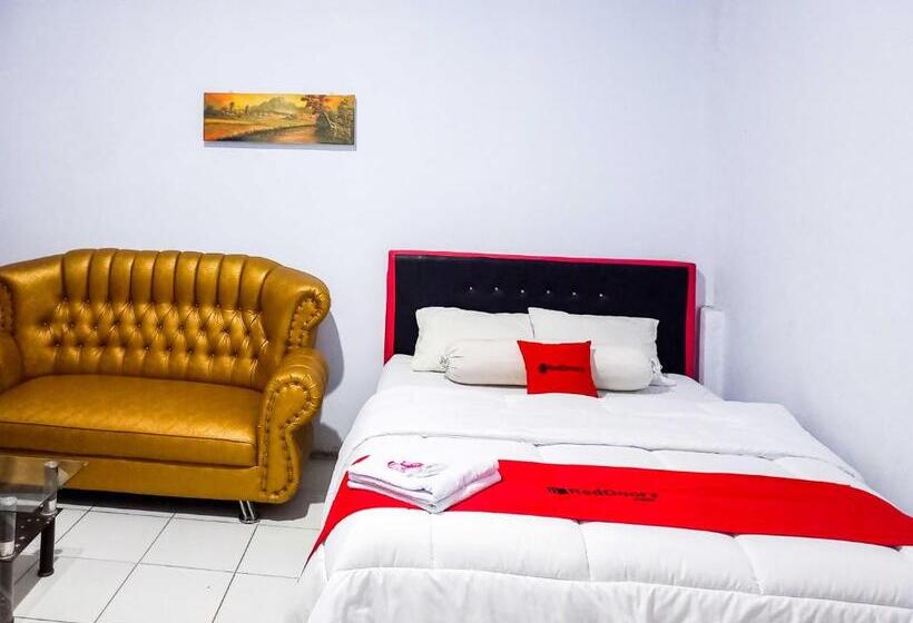 בית מלון כפרי Reddoorz @ Lolak Bolaang Mongondow