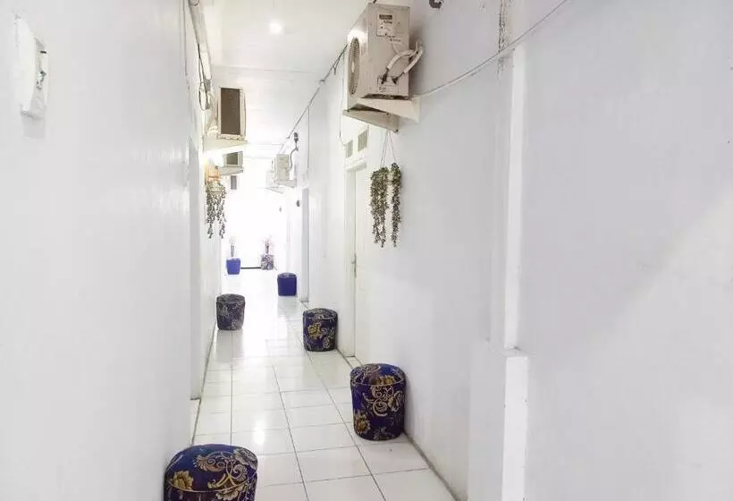 Hotelli Reddoorz @ Lolak Bolaang Mongondow