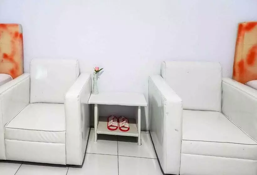 Hotelli Reddoorz @ Lolak Bolaang Mongondow