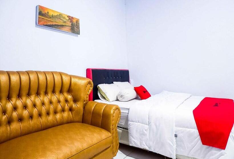 בית מלון כפרי Reddoorz @ Lolak Bolaang Mongondow