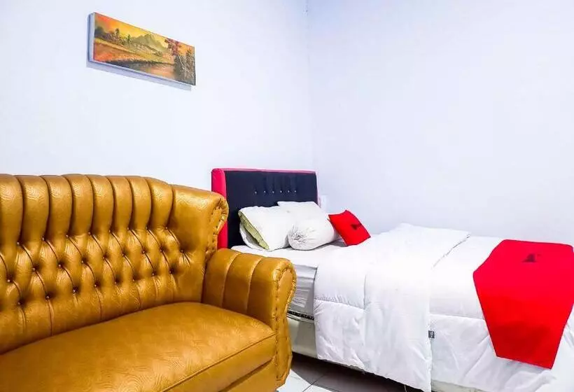 Hotelli Reddoorz @ Lolak Bolaang Mongondow