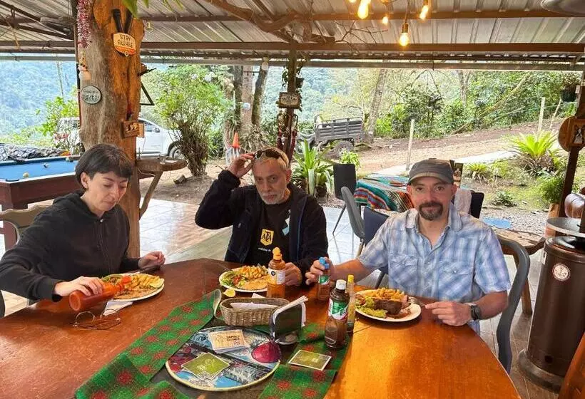 ホテル Tambo Quinde