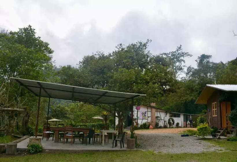 ホテル Tambo Quinde