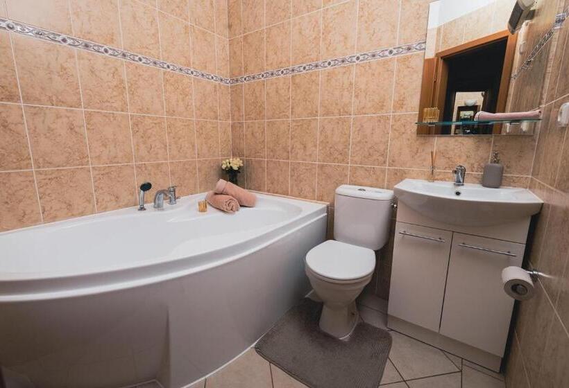 ホテル Vinné Sklepy Skalák