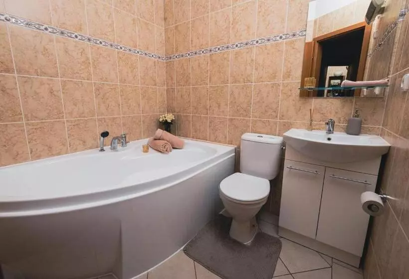 ホテル Vinné Sklepy Skalák