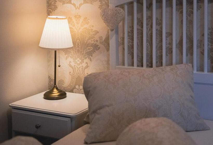 ホテル Vinné Sklepy Skalák