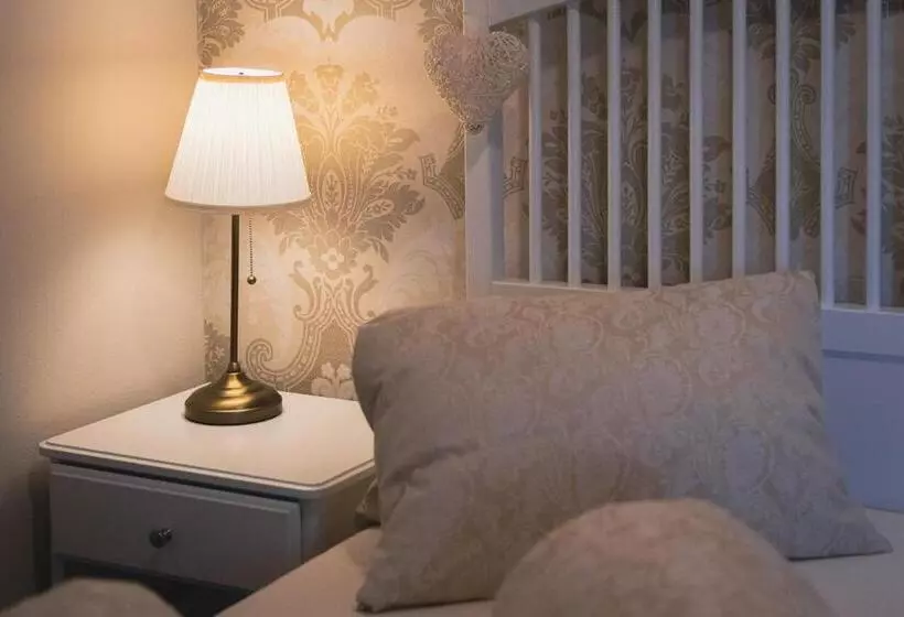 ホテル Vinné Sklepy Skalák