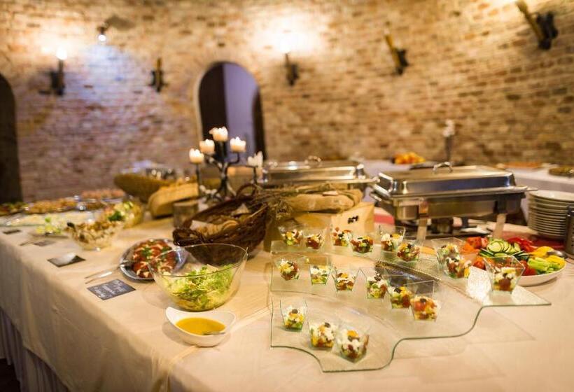 ホテル Vinné Sklepy Skalák