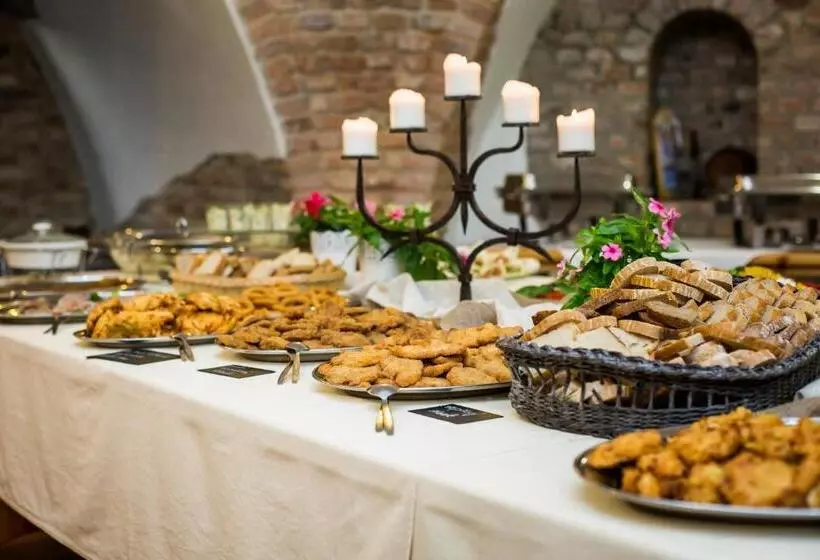 ホテル Vinné Sklepy Skalák