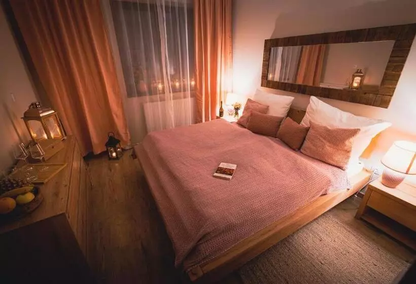 ホテル Vinné Sklepy Skalák