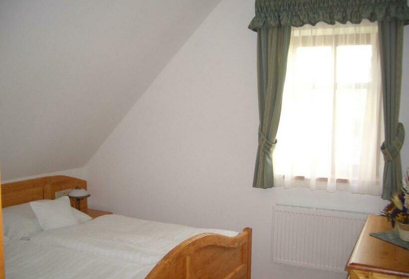 ペンション Doubické Chalupy