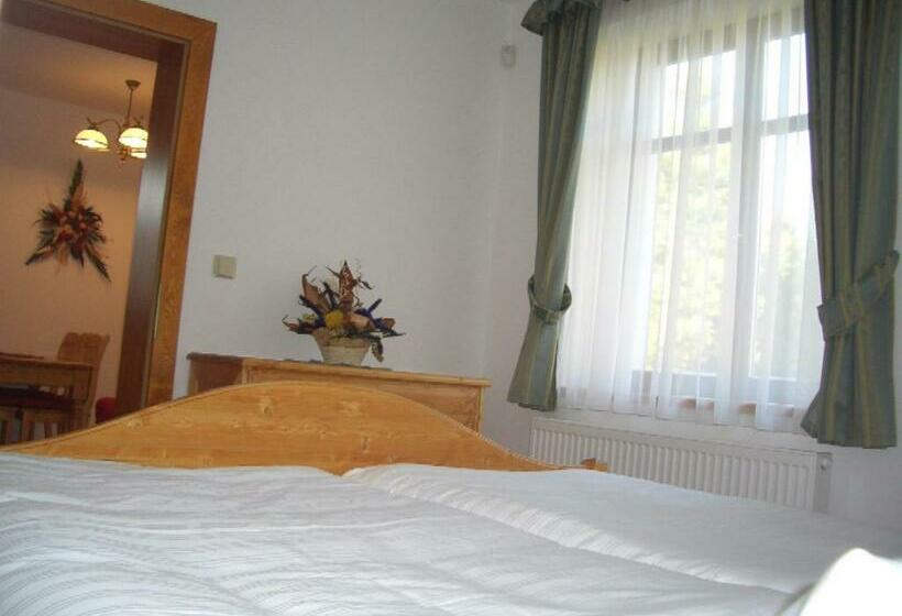 ペンション Doubické Chalupy