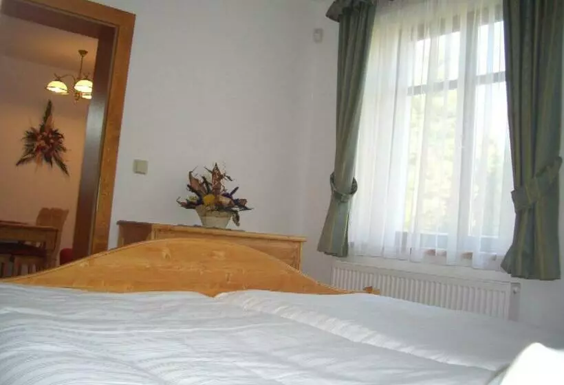 ペンション Doubické Chalupy