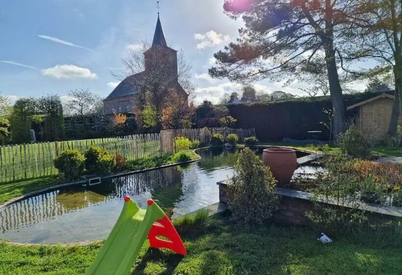 ペンション Gite Avec Piscine La Buissiere   Fernelmont