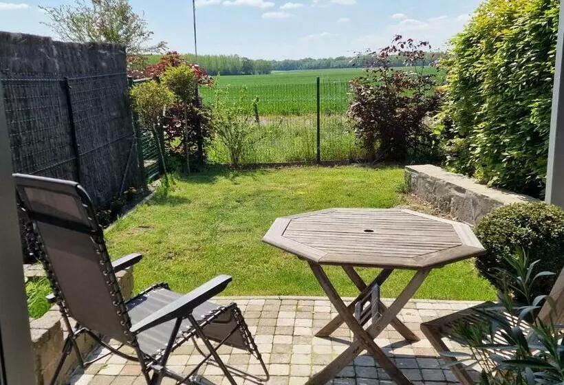 ペンション Gite Avec Piscine La Buissiere   Fernelmont