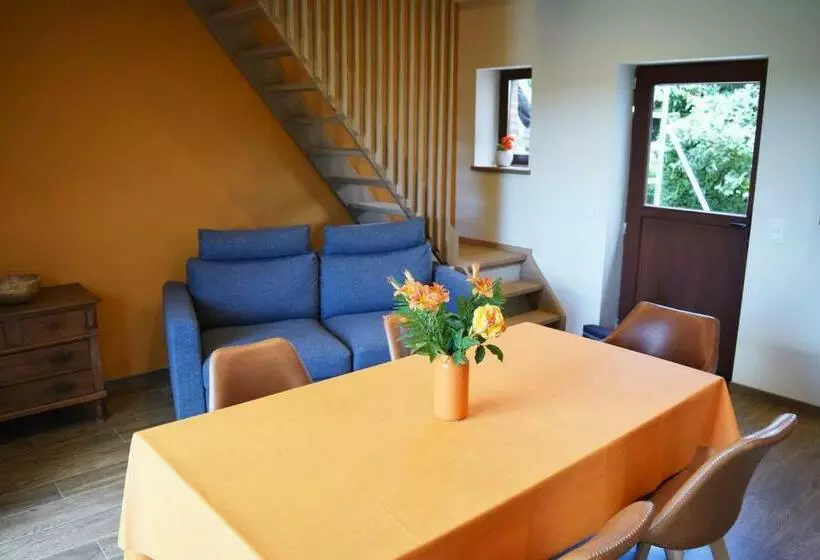 ペンション Gite Avec Piscine La Buissiere   Fernelmont