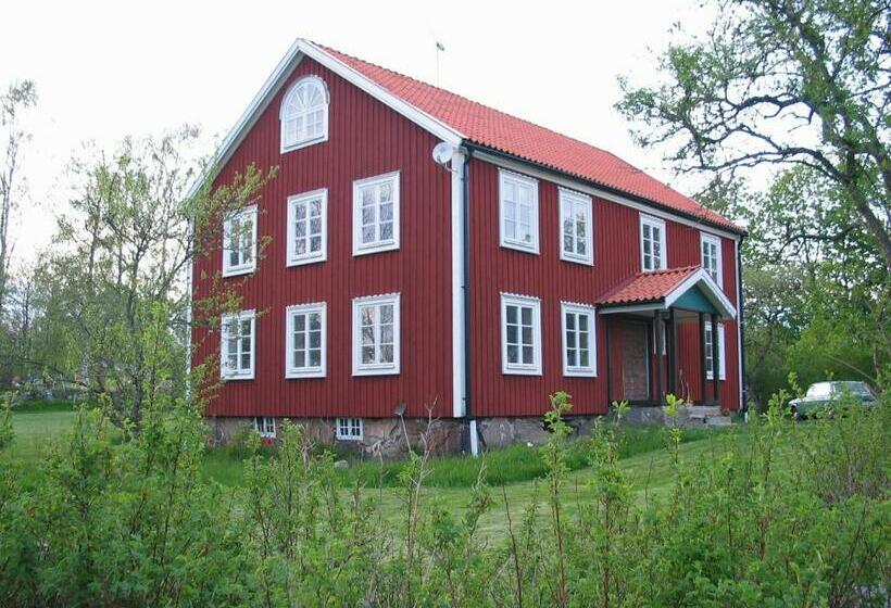 Spjutsbygds Gårds Bed And Breakfast