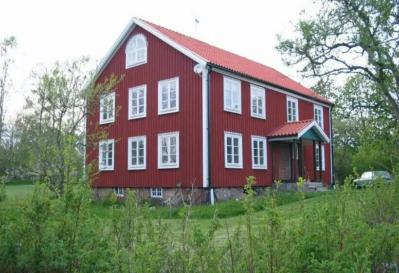 Spjutsbygds Gårds Bed And Breakfast