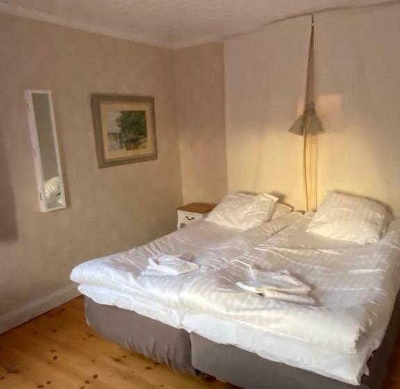 Spjutsbygds Gårds Bed And Breakfast