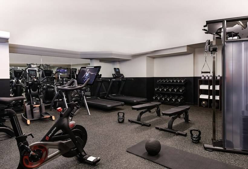 فندق Hollywood Volume, A Tribute Portfolio