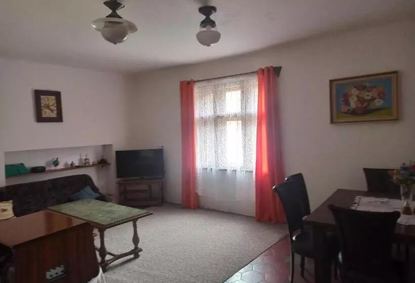Majatalo Apartmán Měňany