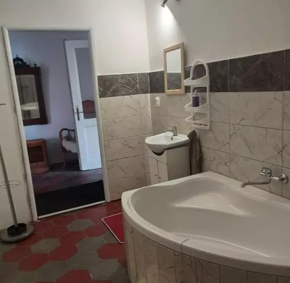 Majatalo Apartmán Měňany