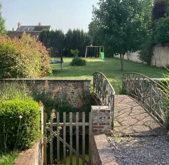 ペンション L Avre Des Joncherets   Possibilité Location En Journée