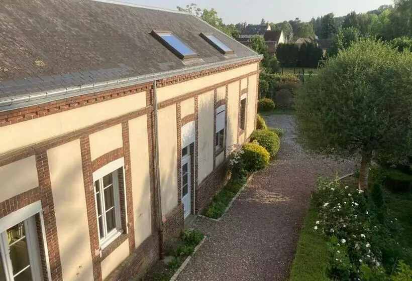 ペンション L Avre Des Joncherets   Possibilité Location En Journée