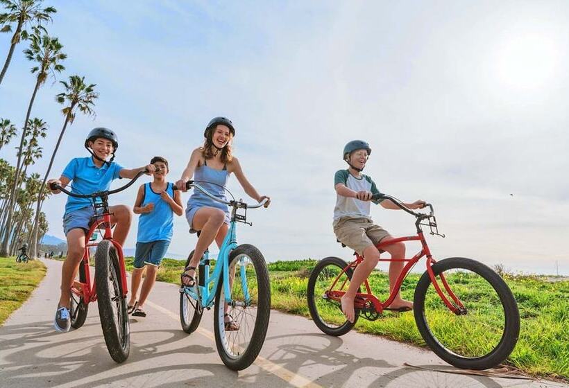 Общежитие Moxy Santa Barbara