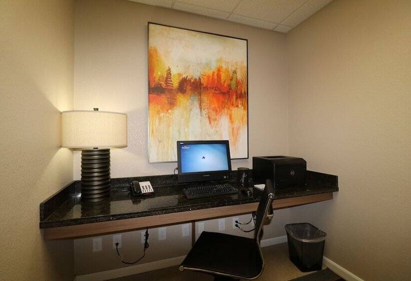 فندق Baymont Inn & Suites By Wyndham Odessa