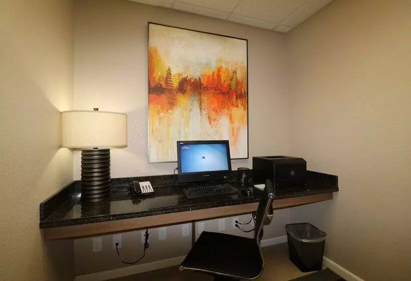 فندق Baymont Inn & Suites By Wyndham Odessa