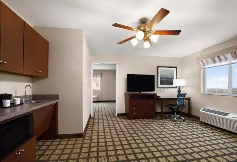 فندق Baymont Inn & Suites By Wyndham Odessa