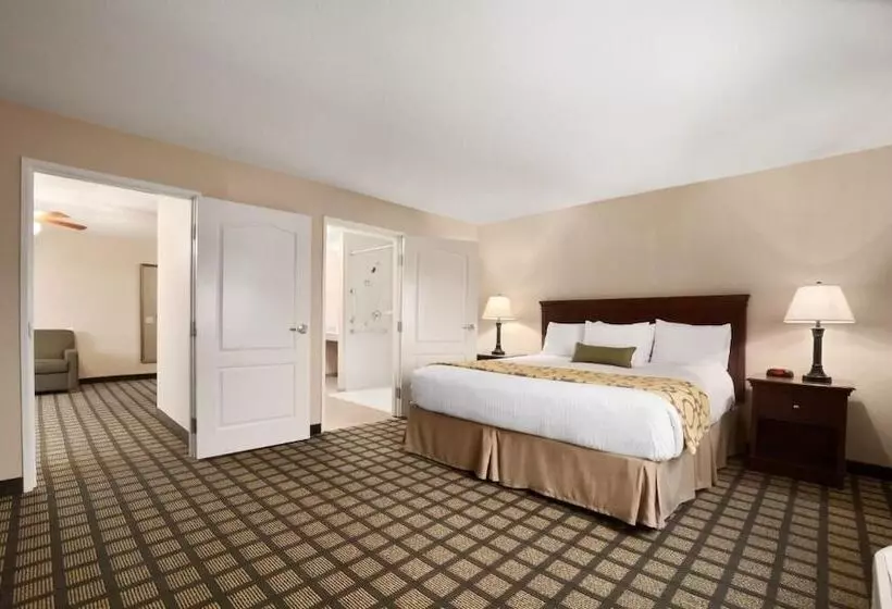 فندق Baymont Inn & Suites By Wyndham Odessa