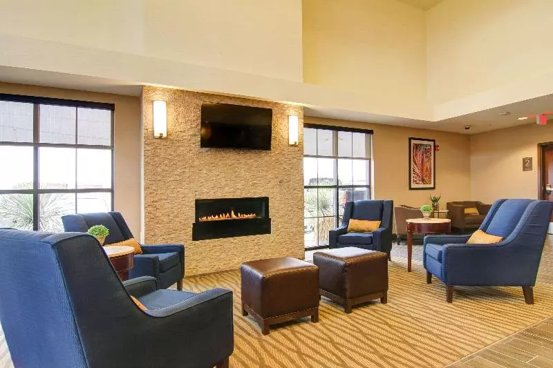 Отель Comfort Suites Carlsbad