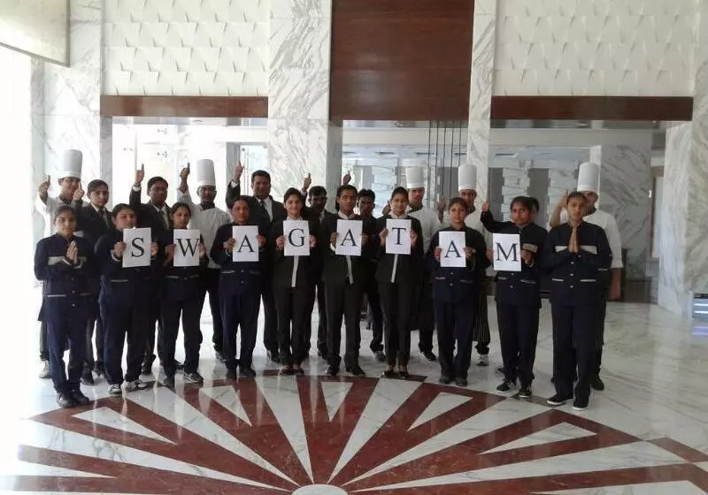 هتل Country Inn & Suites By Radisson Bathinda