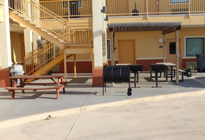 Отель Horizon Inn & Suites Pearsall