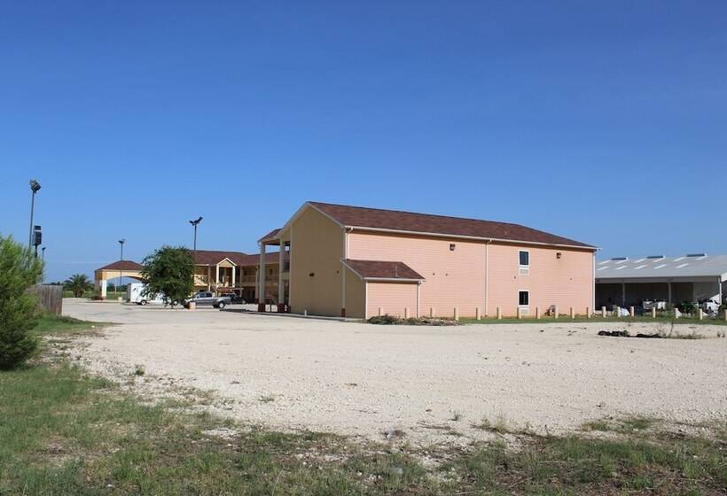 Отель Horizon Inn & Suites Pearsall