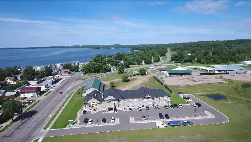 Grandstay Hotel & Suites   Glenwood