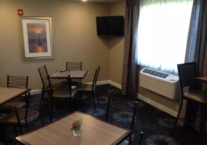 Grandstay Hotel & Suites   Glenwood