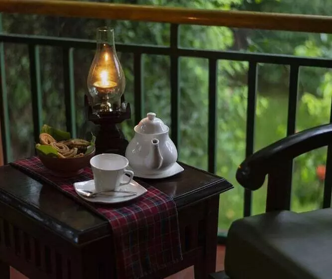 Hotel Hoysala Village Resort