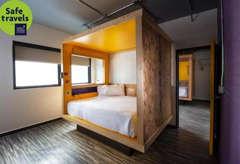 Отель Mx Más Roma