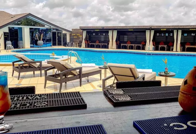 Oak Plaza Hotels East Airport