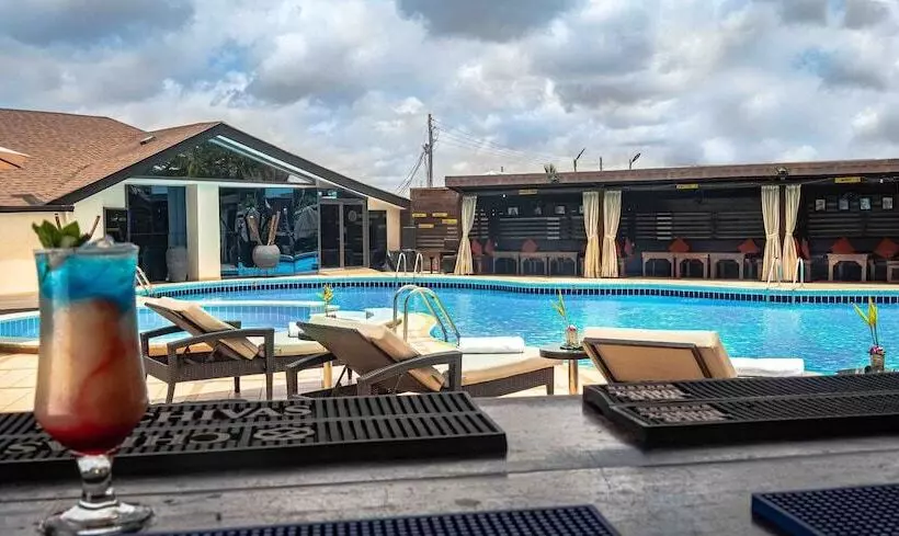 Oak Plaza Hotels East Airport