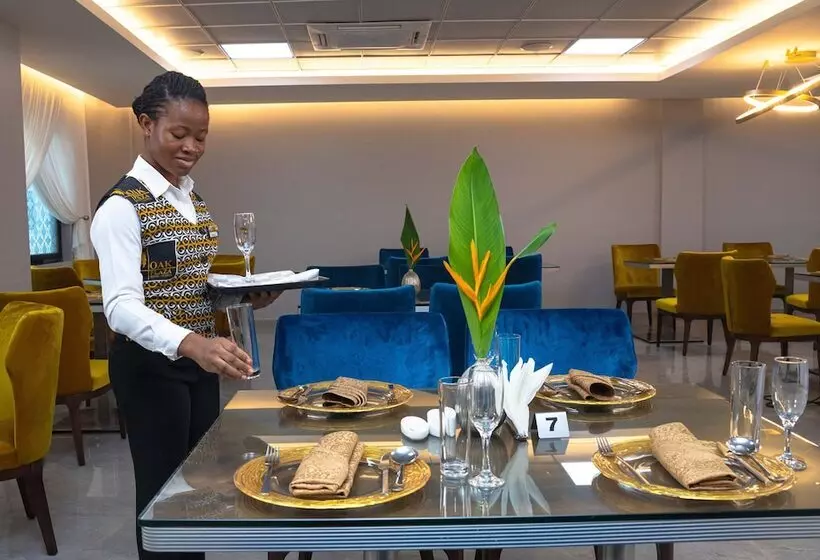 Oak Plaza Hotels East Airport