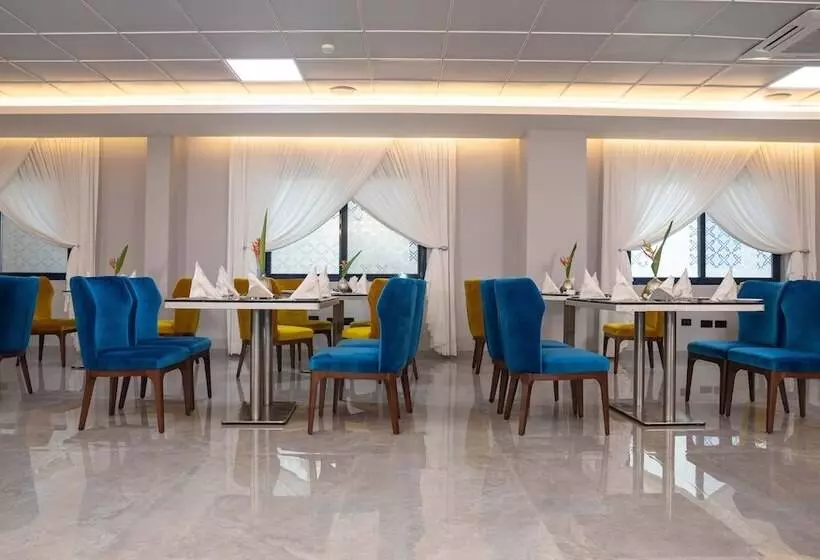 Oak Plaza Hotels East Airport