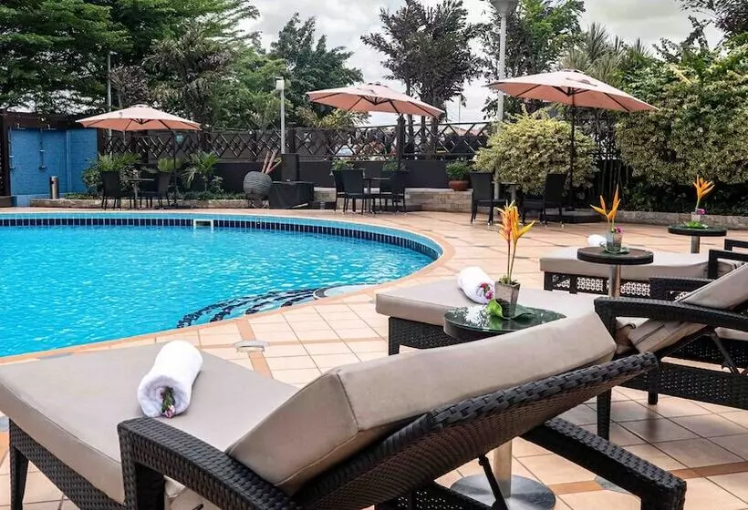 Oak Plaza Hotels East Airport