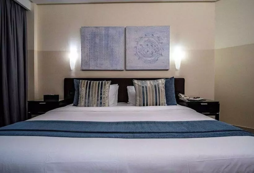 Oak Plaza Hotels East Airport