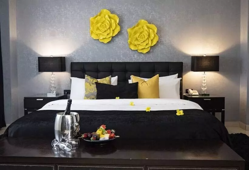 Oak Plaza Hotels East Airport